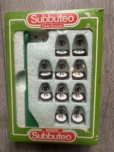 Subbuteo team ref 484 aston - lw,